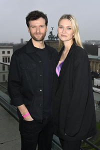 Photocall zur Silvestershow 'Celebrate at the Gate - Willkommen 2022' in Berlin