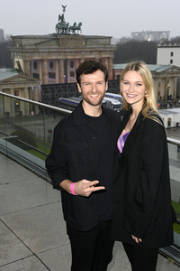 Photocall zur Silvestershow 'Celebrate at the Gate - Willkommen 2022' in Berlin