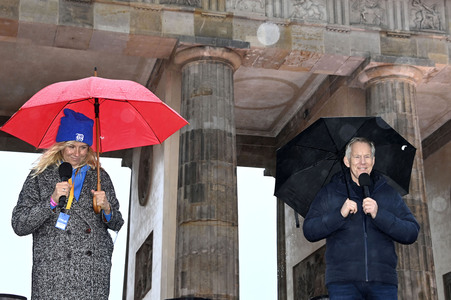 Photocall zur Silvestershow 'Celebrate at the Gate - Willkommen 2022' in Berlin