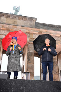 Photocall zur Silvestershow 'Celebrate at the Gate - Willkommen 2022' in Berlin