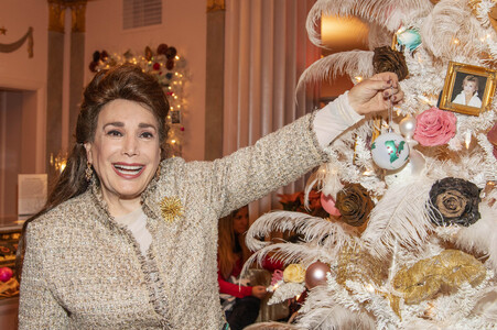 Weihnachtsbaumschmücken im Hollywood Museum in Los Angeles