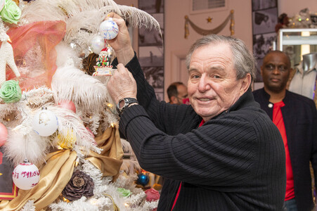Weihnachtsbaumschmücken im Hollywood Museum in Los Angeles