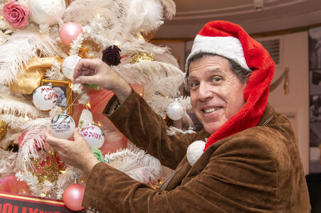 Weihnachtsbaumschmücken im Hollywood Museum in Los Angeles