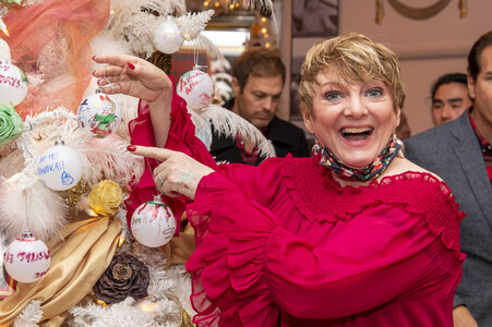 Weihnachtsbaumschmücken im Hollywood Museum in Los Angeles