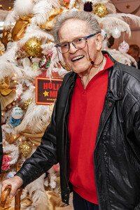 Weihnachtsbaumschmücken im Hollywood Museum in Los Angeles