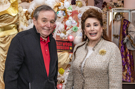 Weihnachtsbaumschmücken im Hollywood Museum in Los Angeles