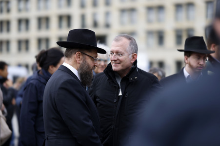 Demonstration zum Jahrestag des Hamas-Massakers in Israel in Berlin