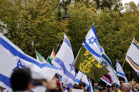 Demonstration zum Jahrestag des Hamas-Massakers in Israel in Berlin