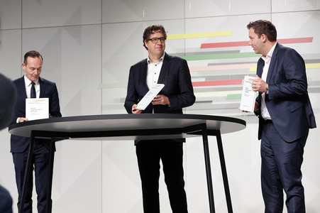 Pressetermin zur Unterzeichnung des Koalitionsvertrages in Berlin