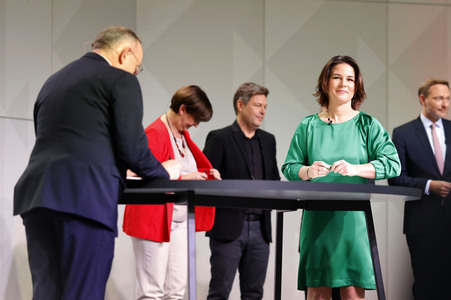 Pressetermin zur Unterzeichnung des Koalitionsvertrages in Berlin