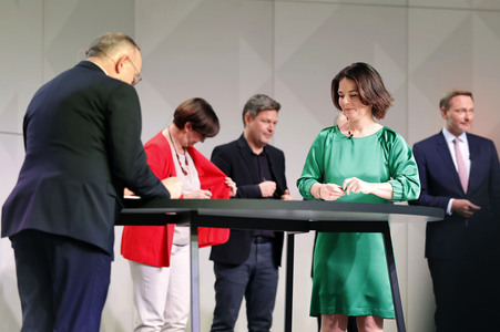 Pressetermin zur Unterzeichnung des Koalitionsvertrages in Berlin