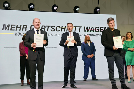 Pressetermin zur Unterzeichnung des Koalitionsvertrages in Berlin