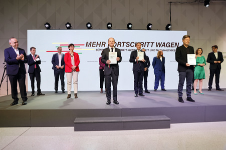 Pressetermin zur Unterzeichnung des Koalitionsvertrages in Berlin