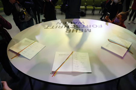 Pressetermin zur Unterzeichnung des Koalitionsvertrages in Berlin