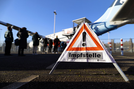 Impfaktion im historischen Airbus in Köln