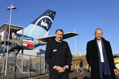 Impfaktion im historischen Airbus in Köln