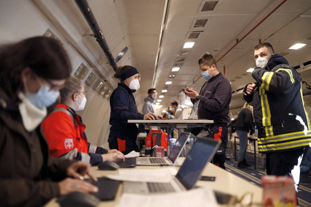 Impfaktion im historischen Airbus in Köln