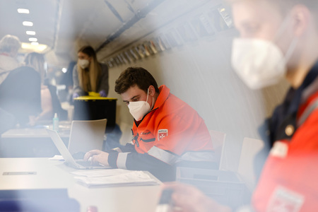 Impfaktion im historischen Airbus in Köln
