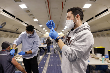 Impfaktion im historischen Airbus in Köln