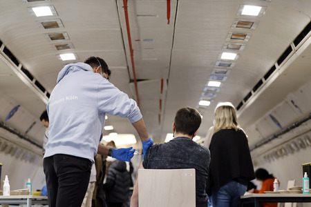 Impfaktion im historischen Airbus in Köln