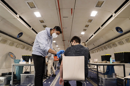 Impfaktion im historischen Airbus in Köln