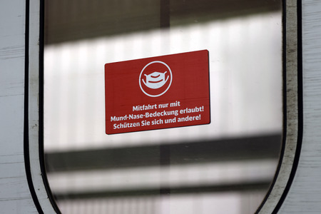 Symbolfoto Maskenpflicht in Zügen
