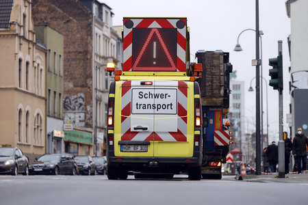 Symbolfoto Schwertransport