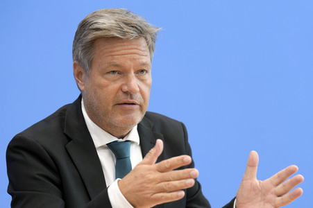 Bundespressekonferenz Vorstellung der Herbstprojektion 2024 der Bundesregierung in Berlin