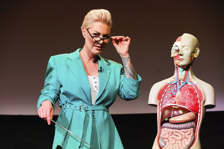 Premierenlesung des Buchs 'Ab unter die Gürtellinie' in Köln