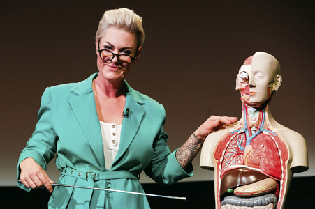 Premierenlesung des Buchs 'Ab unter die Gürtellinie' in Köln