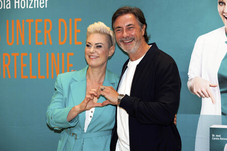 Premierenlesung des Buchs 'Ab unter die Gürtellinie' in Köln