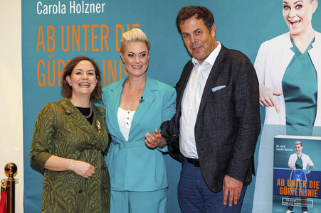 Premierenlesung des Buchs 'Ab unter die Gürtellinie' in Köln