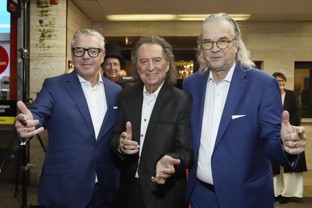 Gala-Premiere zum Start des neuen Programms Varieté im Hansa-Theater in Hamburg