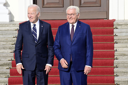 Begrüßung des amerikanischen Präsidenten Joe Biden im Schloss Bellevue in Berlin