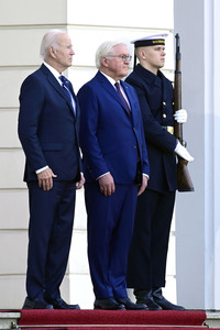 Begrüßung des amerikanischen Präsidenten Joe Biden im Schloss Bellevue in Berlin