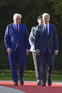 Begrüßung des amerikanischen Präsidenten Joe Biden im Schloss Bellevue in Berlin