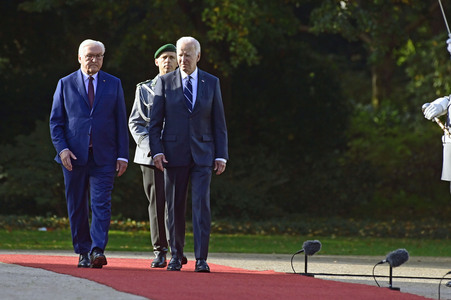 Begrüßung des amerikanischen Präsidenten Joe Biden im Schloss Bellevue in Berlin