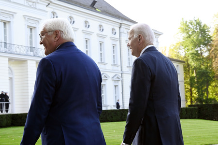 Begrüßung des amerikanischen Präsidenten Joe Biden im Schloss Bellevue in Berlin