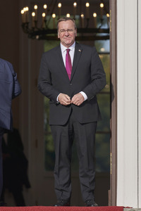 Begrüßung des amerikanischen Präsidenten Joe Biden im Schloss Bellevue in Berlin