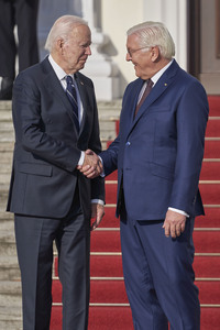 Begrüßung des amerikanischen Präsidenten Joe Biden im Schloss Bellevue in Berlin