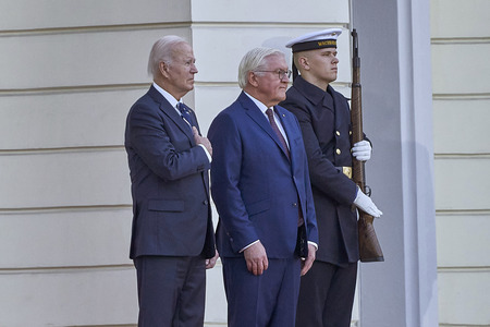 Begrüßung des amerikanischen Präsidenten Joe Biden im Schloss Bellevue in Berlin
