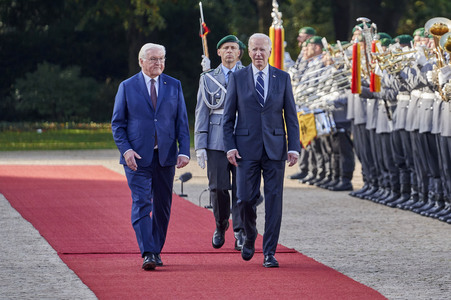 Begrüßung des amerikanischen Präsidenten Joe Biden im Schloss Bellevue in Berlin