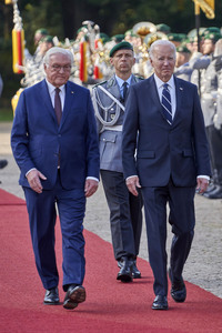 Begrüßung des amerikanischen Präsidenten Joe Biden im Schloss Bellevue in Berlin