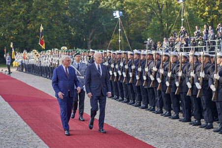 Begrüßung des amerikanischen Präsidenten Joe Biden im Schloss Bellevue in Berlin