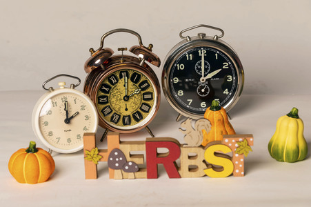 Symbolfoto Zeitumstellung im Herbst