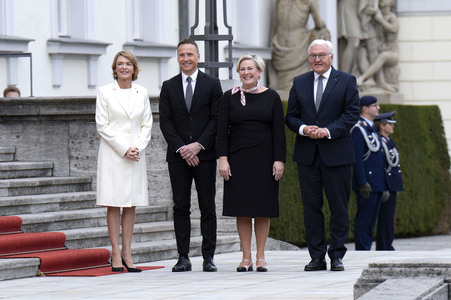 Begrüßung der Präsidentin von Island in Berlin
