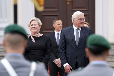 Begrüßung der Präsidentin von Island in Berlin