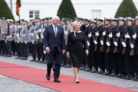 Begrüßung der Präsidentin von Island in Berlin