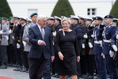 Begrüßung der Präsidentin von Island in Berlin