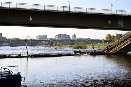 Eingestürzte Carolabrücke in Dresden